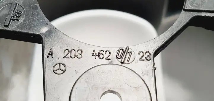 Mercedes-Benz C W203 (2000 - 2007) A2034620123 Обшивка рулевой колонки — фото 4