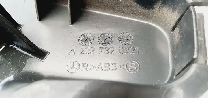 Mercedes-Benz C W203 (2000 - 2007) A2037320221 Прочая отделка задней двери — фото 4