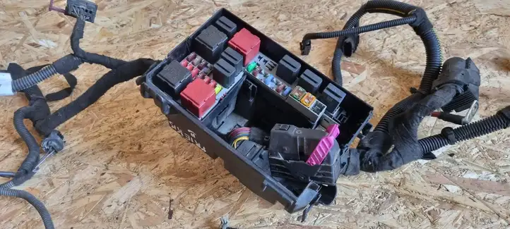 Opel Corsa D (2006 - 2010) 13252917 Блок предохранителей (комплект) — фото 4