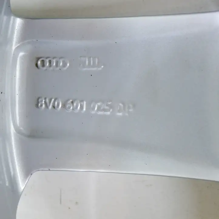 Audi A3/S3 8V (2012 - 2016) 8V0601025DP Легкосплавный колесный диск R17 — фото 9