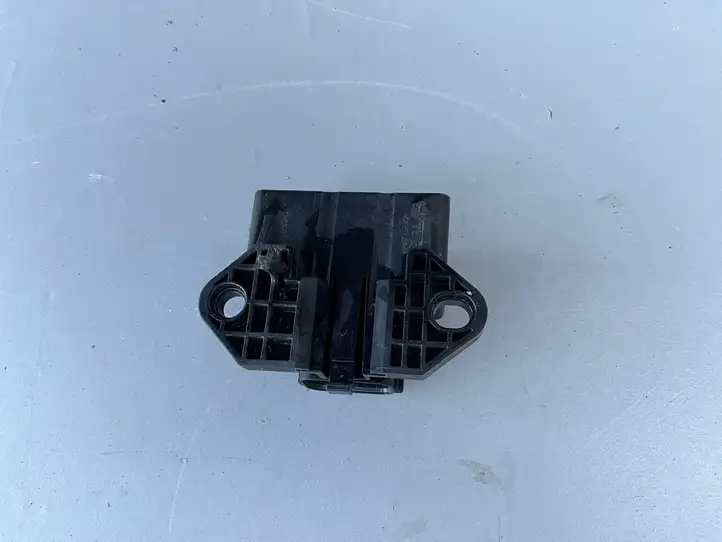 Ford F150 (2018 - 2020) FU5A9D370JA Реле насоса горючего — фото 2