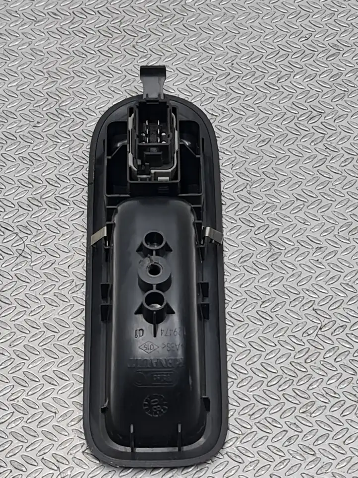Renault Twingo II (2007 - 2014) 8200356517B Кнопка стеклоподъемников — фото 3