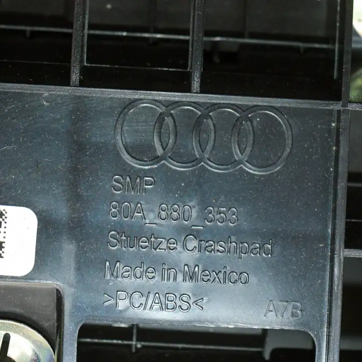 Audi Q5 SQ5 (2017 - ) 80A880353 Вещевой ящик — фото 7