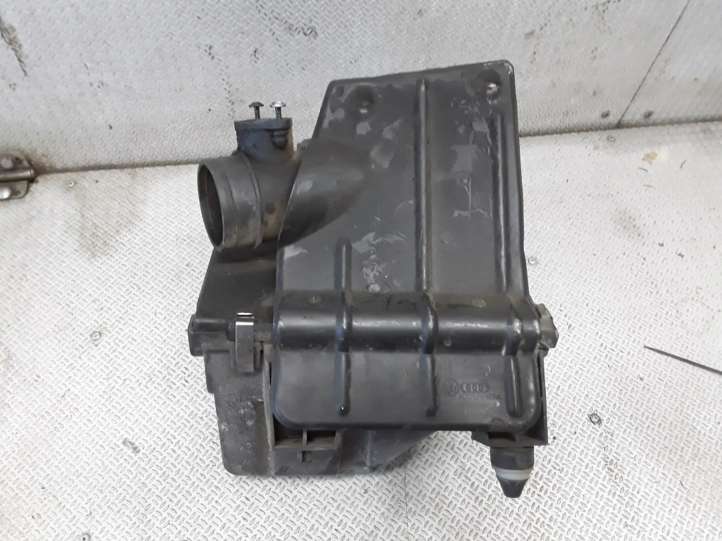 8D0129969A Volkswagen PASSAT B5 Oro filtro dėžė