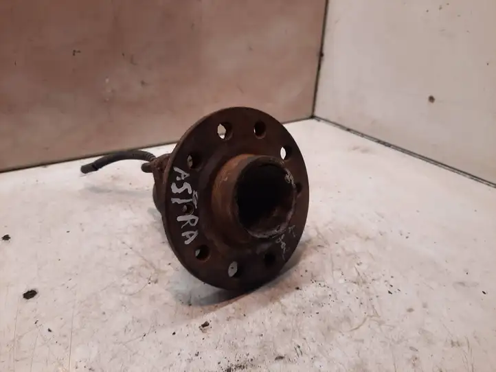 Opel Astra (2004 - 2009)   Ступица