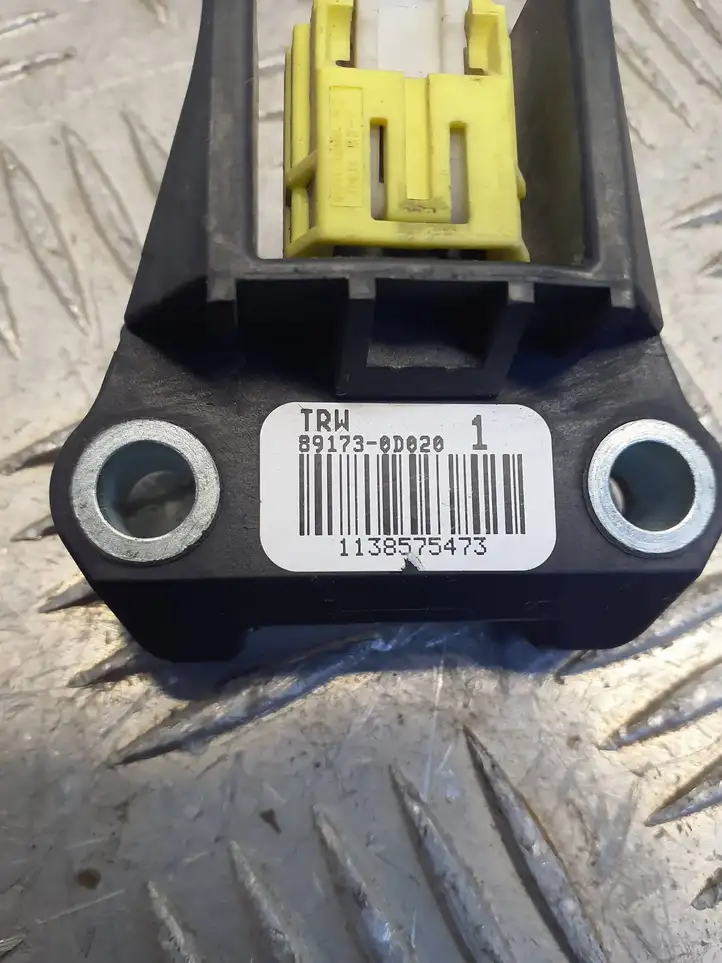 Toyota Yaris (2005 - 2009) 891730D020 Датчик удара SRS — фото 7