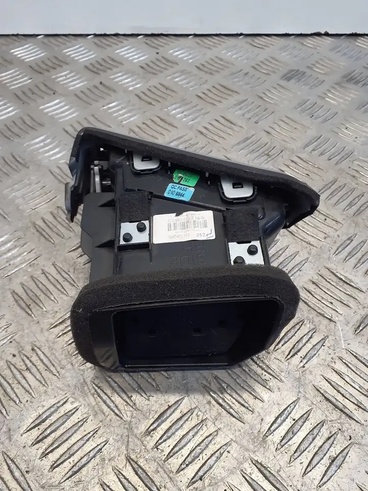 Nissan Qashqai (2013 - 2017) 687604EA0A Боковой воздушный дефлектор — фото 3