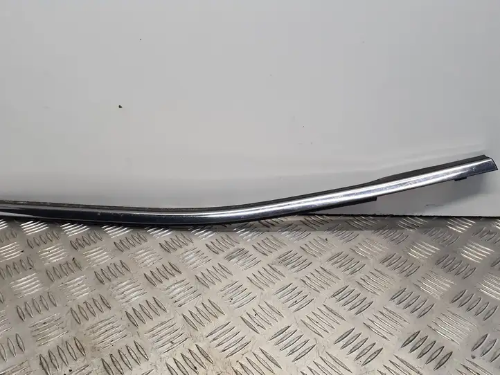 Nissan Qashqai (2013 - 2017) Накладка стекла задней двери — фото 6