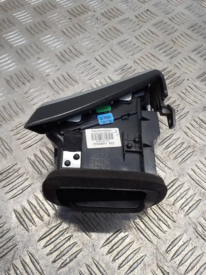 Nissan Qashqai (2013 - 2017) 687614EA0A Боковой воздушный дефлектор — фото 3