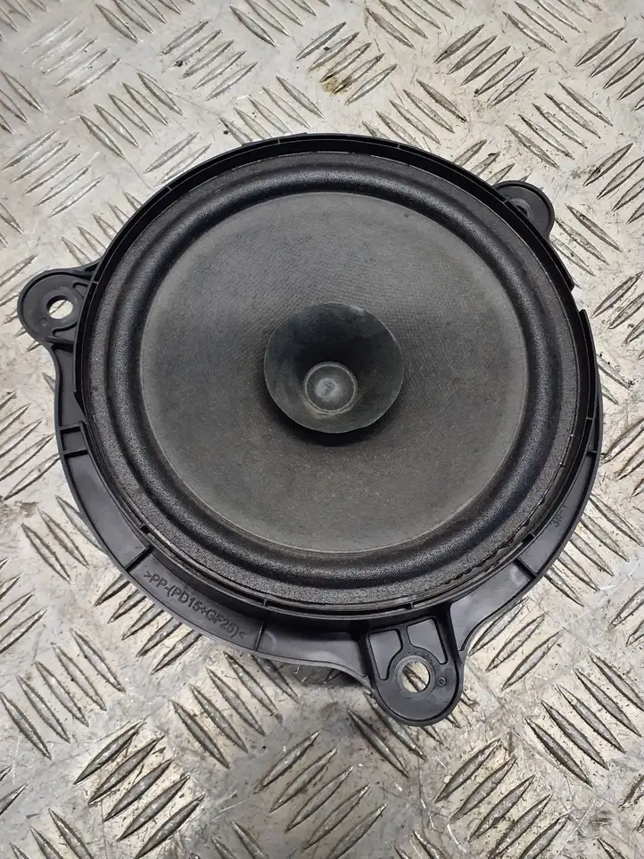 Nissan Qashqai (2013 - 2017) 781563SG00 Динамики задних дверей — фото 1
