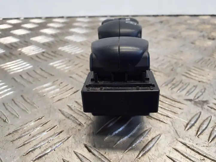 Nissan Qashqai (2013 - 2017) Кнопка стеклоподъемников — фото 3