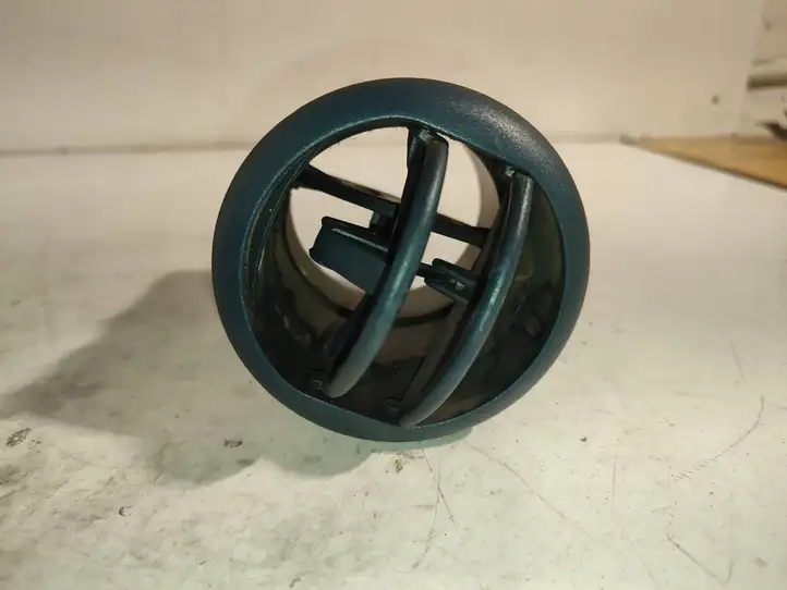 Fiat Doblo (2000 - 2009) 225363 Центральный воздушный дефлектор — фото 4