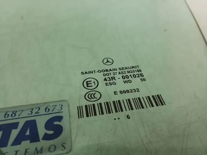 Mercedes-Benz CLS C219 (2003 - 2011)  A2197250110 Основное стекло передних дверей (четырехдверного автомобиля)