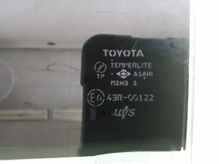 Toyota RAV 4 (XA30) (2006 - 2016) 68104-42120 Стекло задней двери — фото 3