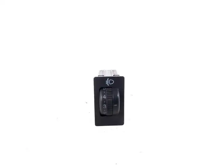 Toyota Avensis T250 (2003 - 2006) 84152-05050 Включатель фонарей — фото 1