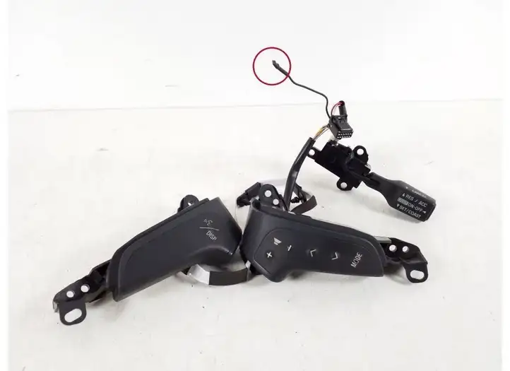 Toyota Avensis T250 (2003 - 2006) 84250-20010 Кнопки на рулевом колесе — фото 1