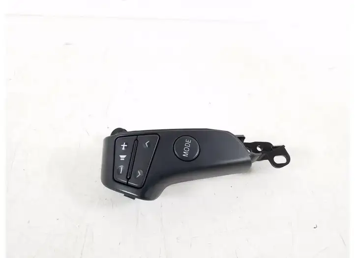 Toyota Avensis T250 (2006 - 2009) 84250-20020 Кнопки на рулевом колесе — фото 1