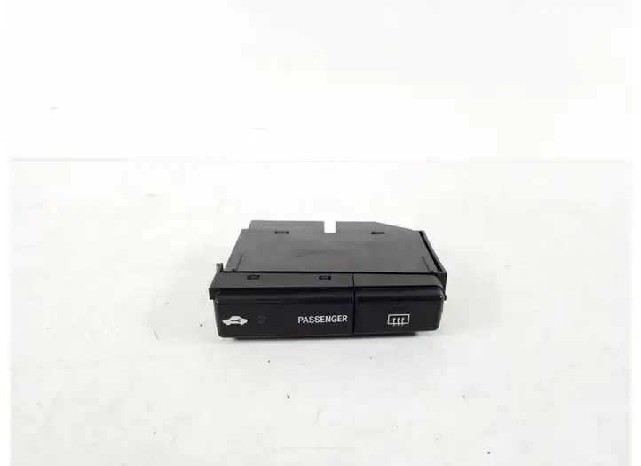 Toyota Avensis T250 (2003 - 2006) 84790-05110 Кнопка обогрева стекла — фото 1