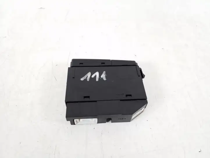 Toyota Avensis T250 (2003 - 2006) 84790-05110 Кнопка обогрева стекла — фото 3