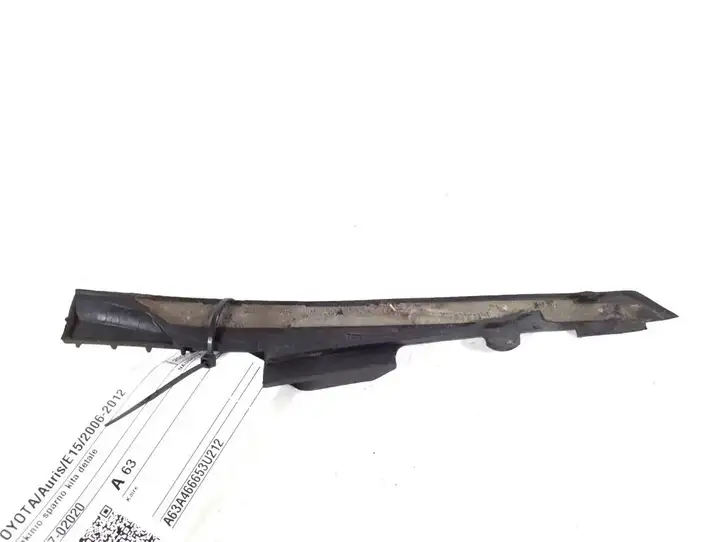 Toyota Auris 150 (2006 - 2012) 53867-02020 Другая часть кузова — фото 2
