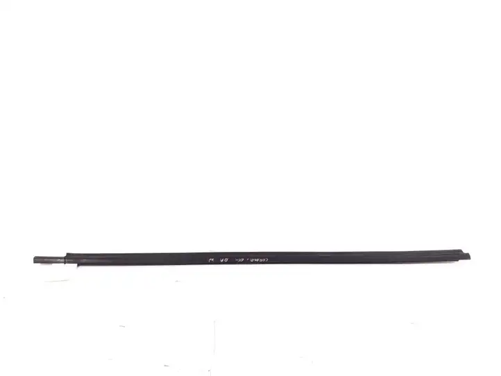 Toyota Corolla E120 E130 (2000 - 2004) 75710-13050 Накладка стекла передней двери — фото 1