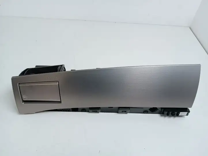 Jaguar XF X250 (2007 - 2015) 8X23043C26BH Боковой воздушный дефлектор — фото 5