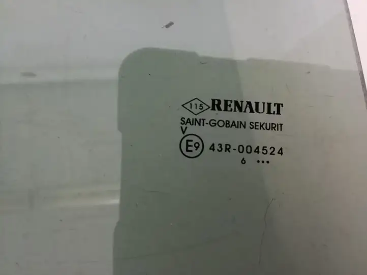 Renault Kadjar (2015 - 2018) 823008201R Стекло задней двери — фото 3