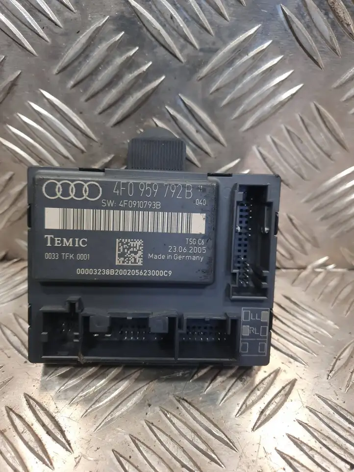 Audi A6 (2004 - 2008)  4F0959792B Блок управления дверью