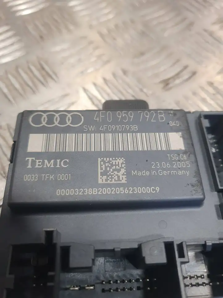 Audi A6 (2004 - 2008)  4F0959792B Блок управления дверью