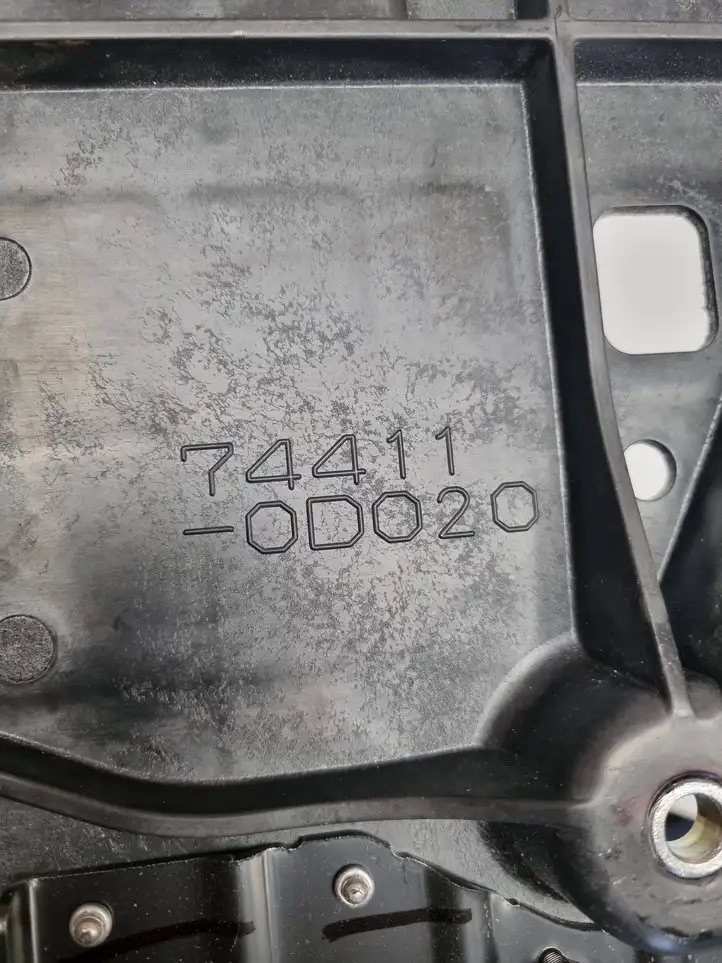 Toyota Yaris Cross (2020 - ) 744110D020 Площадка аккумулятора — фото 4
