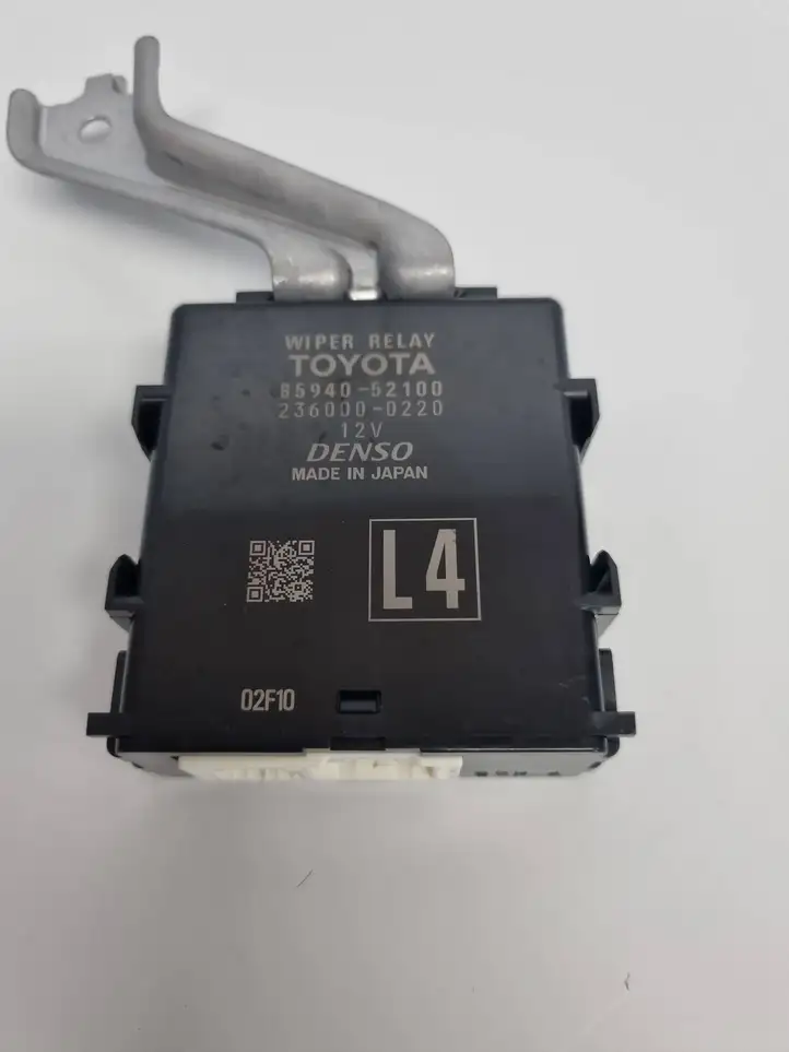 Toyota Yaris Cross (2020 - ) 8594052100 Реле стеклоочистителей — фото 3