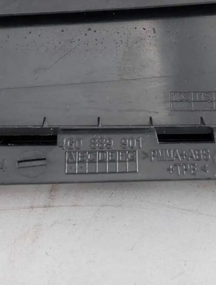 Audi A6 S6 C6 4F (2004 - 2008) 4G0889901 Накладка стекла задней двери — фото 3