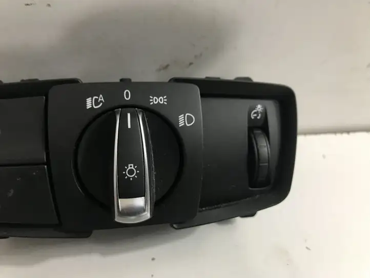 BMW 3 F30 F35 F31 (2012 - 2018) 9265297 Включатель фонарей — фото 2