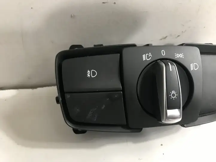BMW 3 F30 F35 F31 (2012 - 2018) 9265297 Включатель фонарей — фото 3