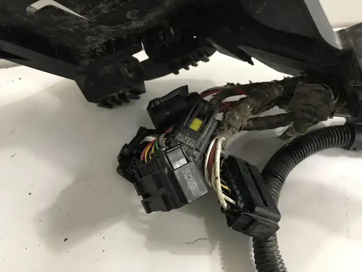 BMW 3 F30 F35 F31 (2012 - 2018)  7630868 Проводка двигателя