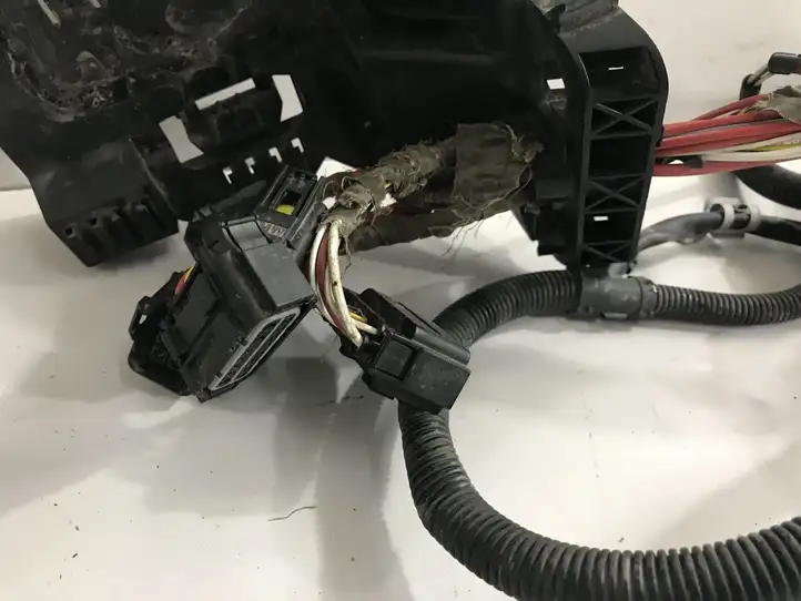 BMW 3 F30 F35 F31 (2012 - 2018)  7630868 Проводка двигателя