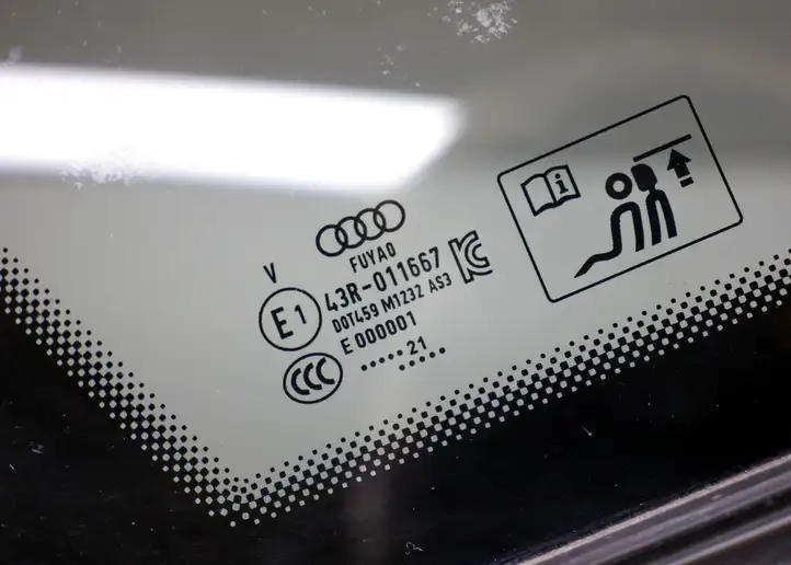 Audi Q3 F3 (2018 - ) 83A845297G Заднее боковое стекло — фото 7
