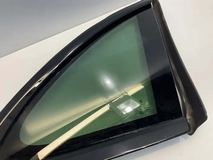 Porsche Panamera (971) (2020 - ) 974845298G Заднее боковое стекло — фото 2