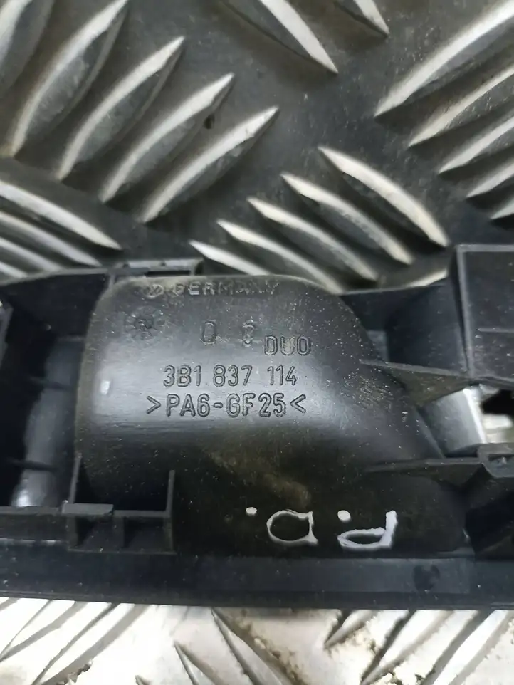 Volkswagen PASSAT B5 (1997 - 2000) 3B1837114 Внутренняя ручка двери — фото 2