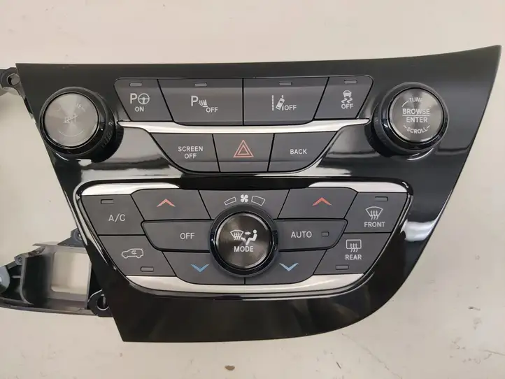 Chrysler Pacifica (2016 - ) P68230249AE Блок управления кондиционером — фото 1