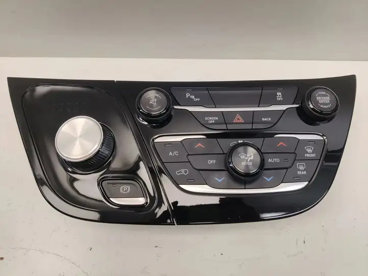 Chrysler Pacifica (2016 - ) P56054984AD Блок управления кондиционером — фото 1