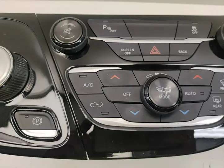 Chrysler Pacifica (2016 - ) P56054984AD Блок управления кондиционером — фото 4