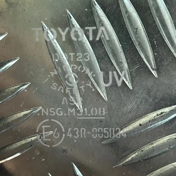 Toyota RAV 4 (XA40) (2012 - 2018) 43R005834 Заднее боковое стекло — фото 3