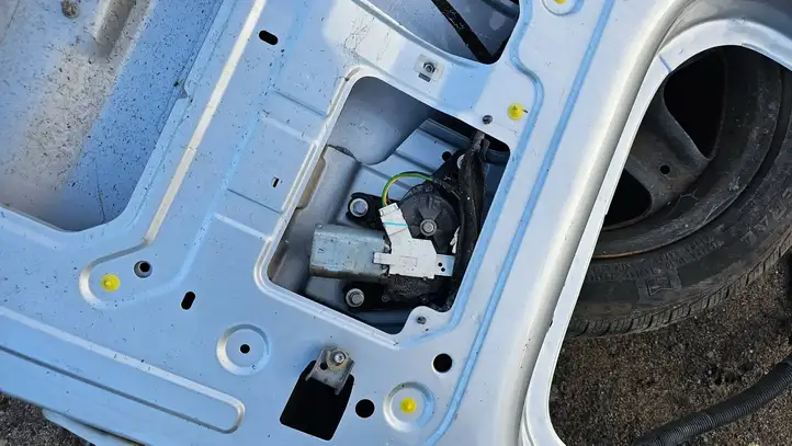 Renault Trafic II (X83) (2002 - 2014) Задняя дверь — фото 3