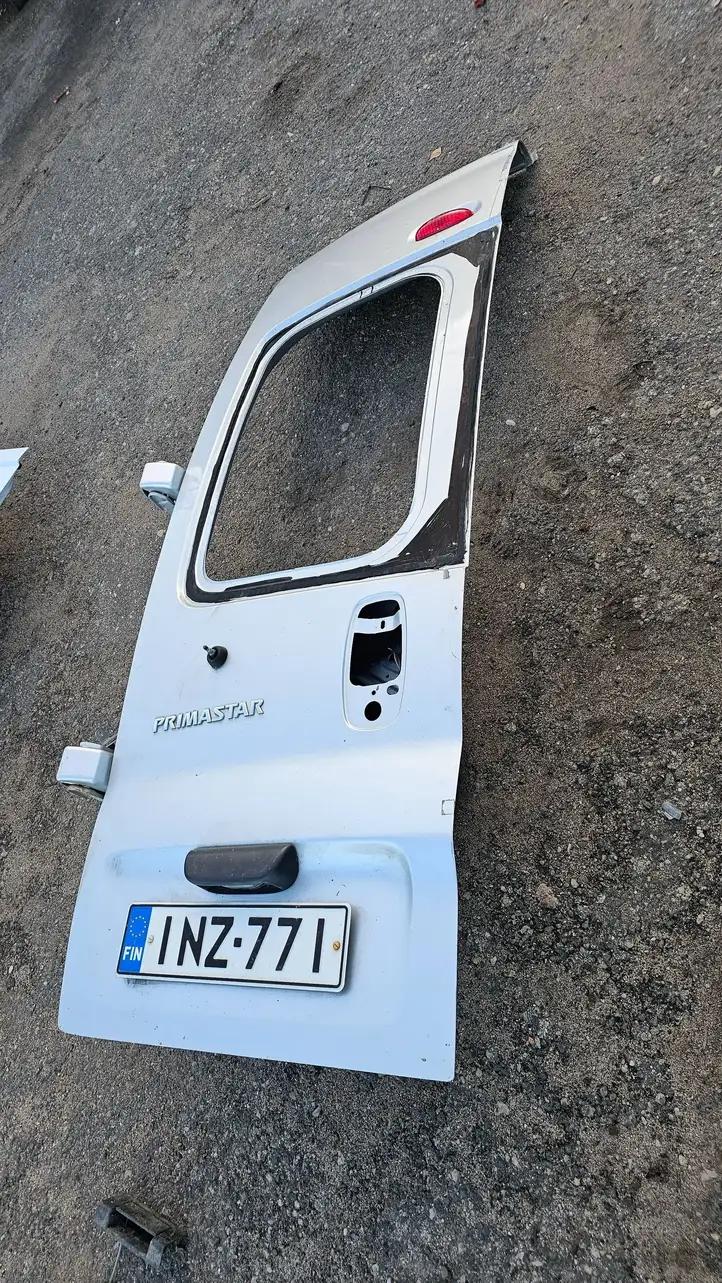 Renault Trafic II (X83) (2002 - 2014) Задняя дверь — фото 4