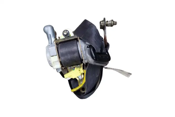 Subaru Forester SF (2000 - 2003) 467053 Задний ремень безопасности — фото 3