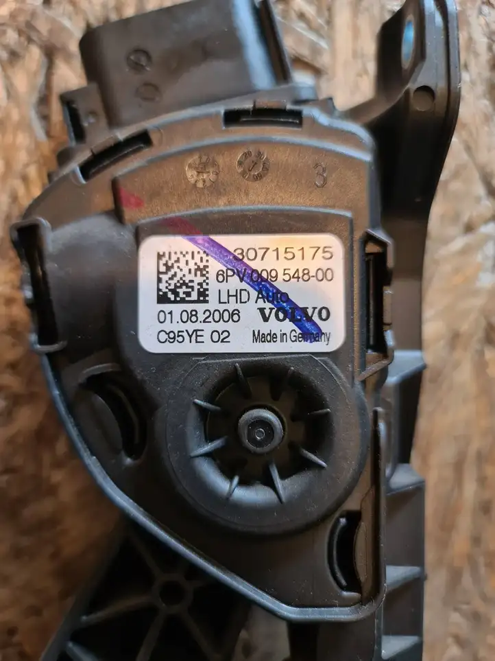 Volvo V70 (2004 - 2007) 30715175 Педаль акселератора — фото 6