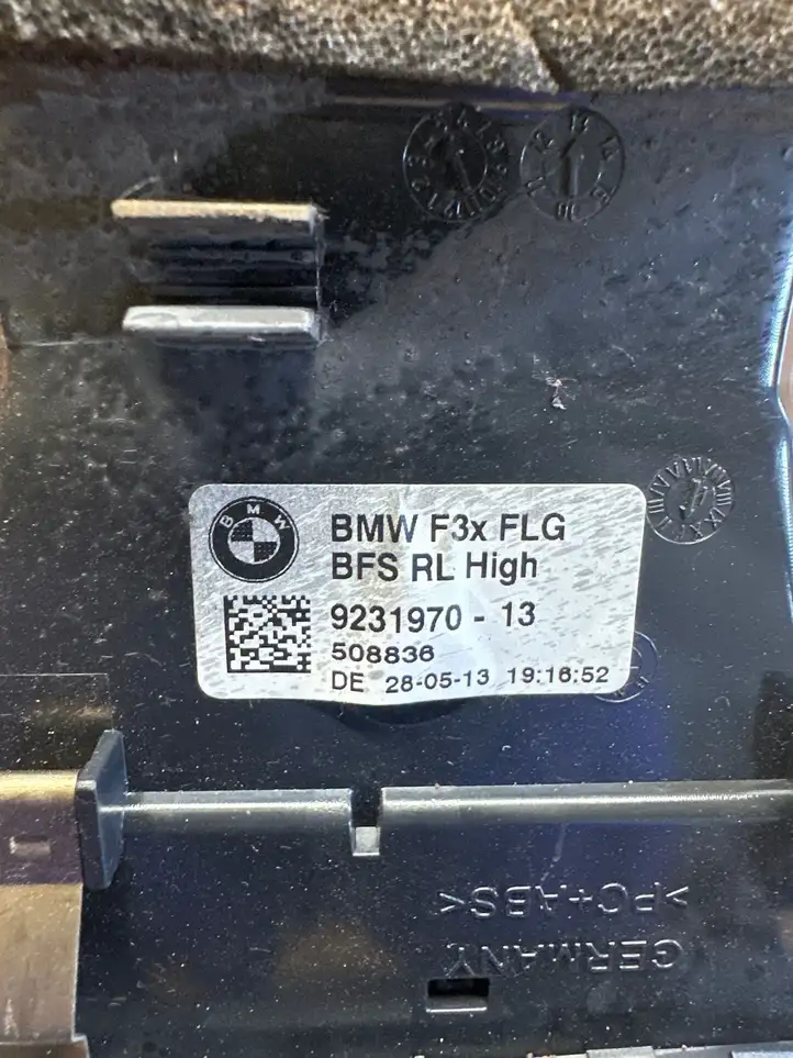 BMW 3 F30 F35 F31 (2012 - 2018) 9231970 Центральный воздушный дефлектор — фото 2
