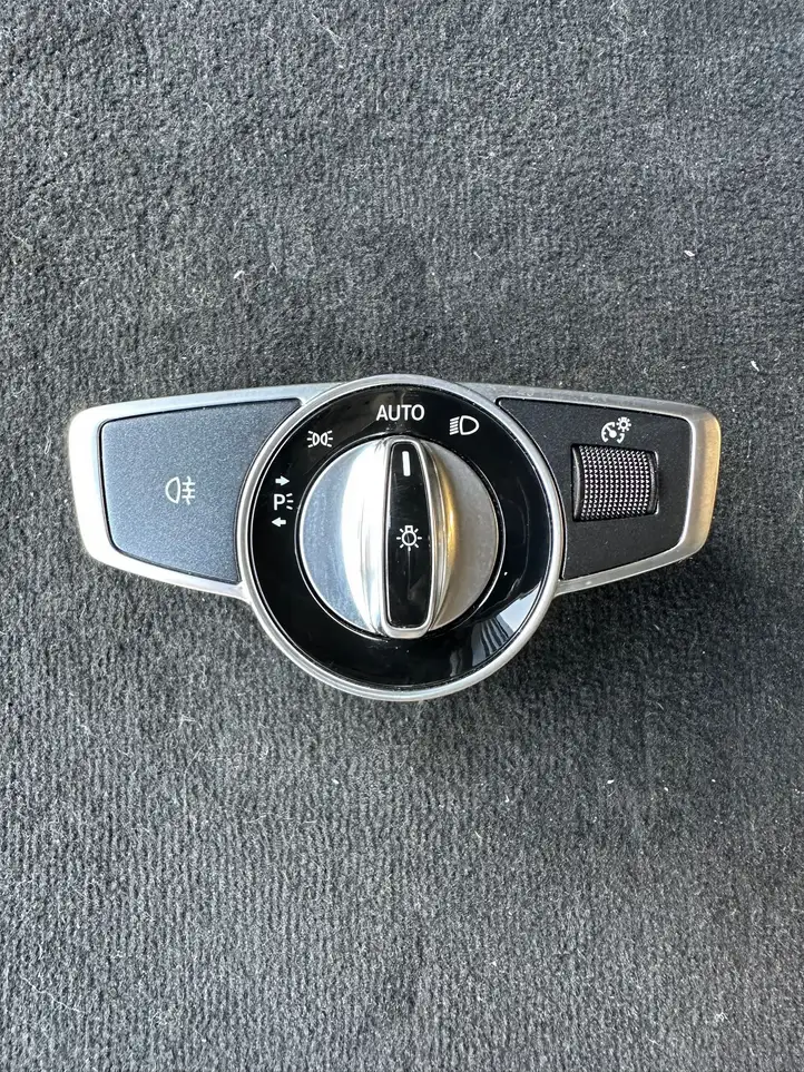 Mercedes-Benz E W213 (2016 - ) A2229055508 Включатель фонарей — фото 1