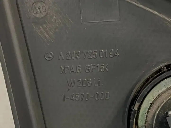 Mercedes-Benz C W203 (2000 - 2007)  A2037250194 Отделка бокового динамика